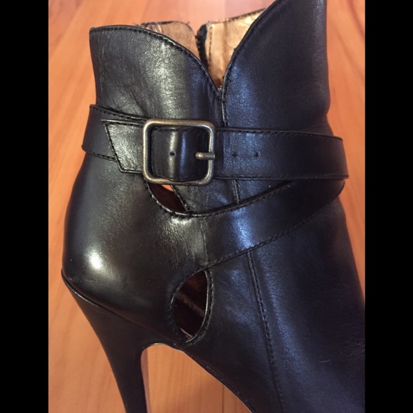 Charles David High Quality Leather Platform Boots - Picture 11 of 11